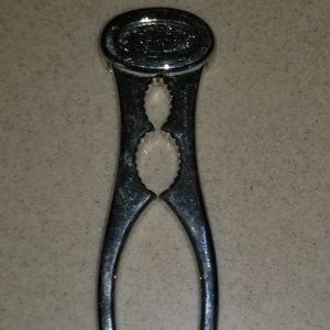 VERY RARE VINTAGE GUCCI ITALY SILVER COLOR NUTCRACKER NUT OPENER BAR ACCESSORY